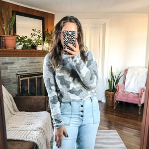 ATHLETA | Women's Small Gray Camo Print Merino Wool Alpaca Undercover Sweater